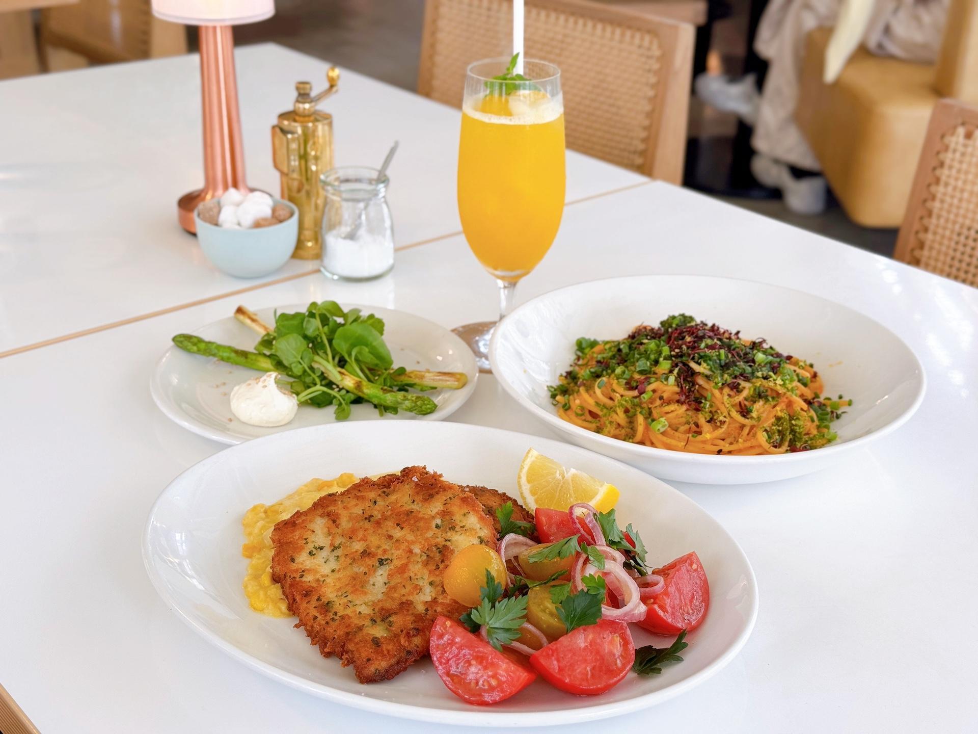 BラリックテーブルディナーベルDinner Bell♡可愛いすずめ♡ They say two's a crowd, so lets make it a #FeelGood feast