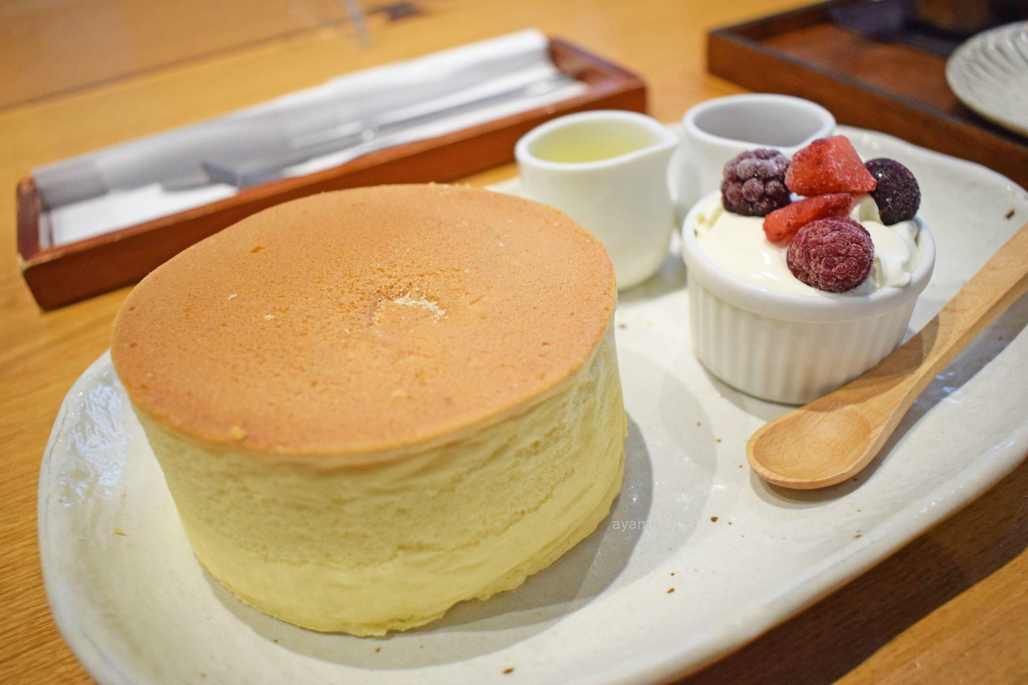 ホットケーキ（生クリーム添え）980円