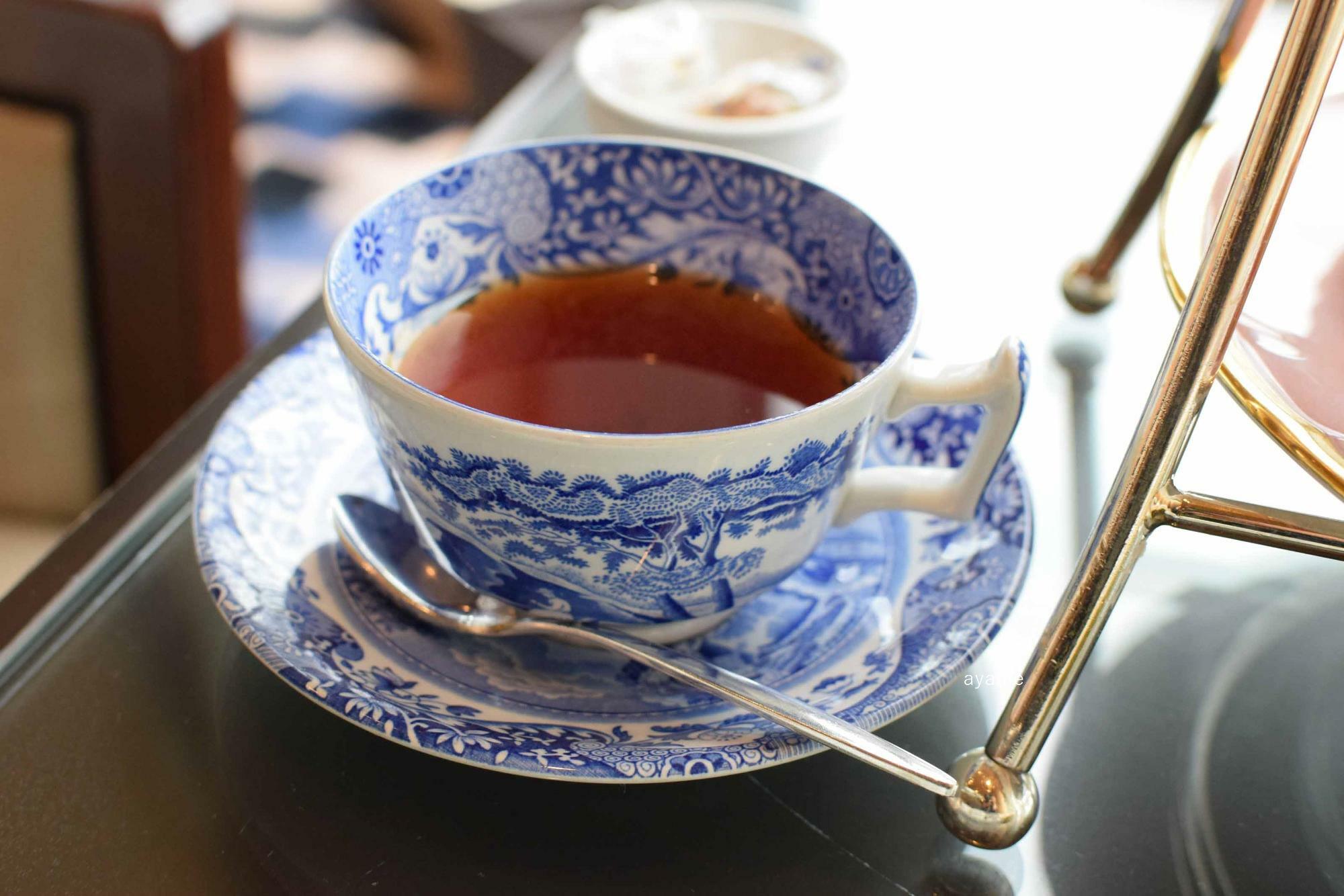 複数の紅茶を頼む場合はカップ＆ソーサーの柄も楽しみのひとつ