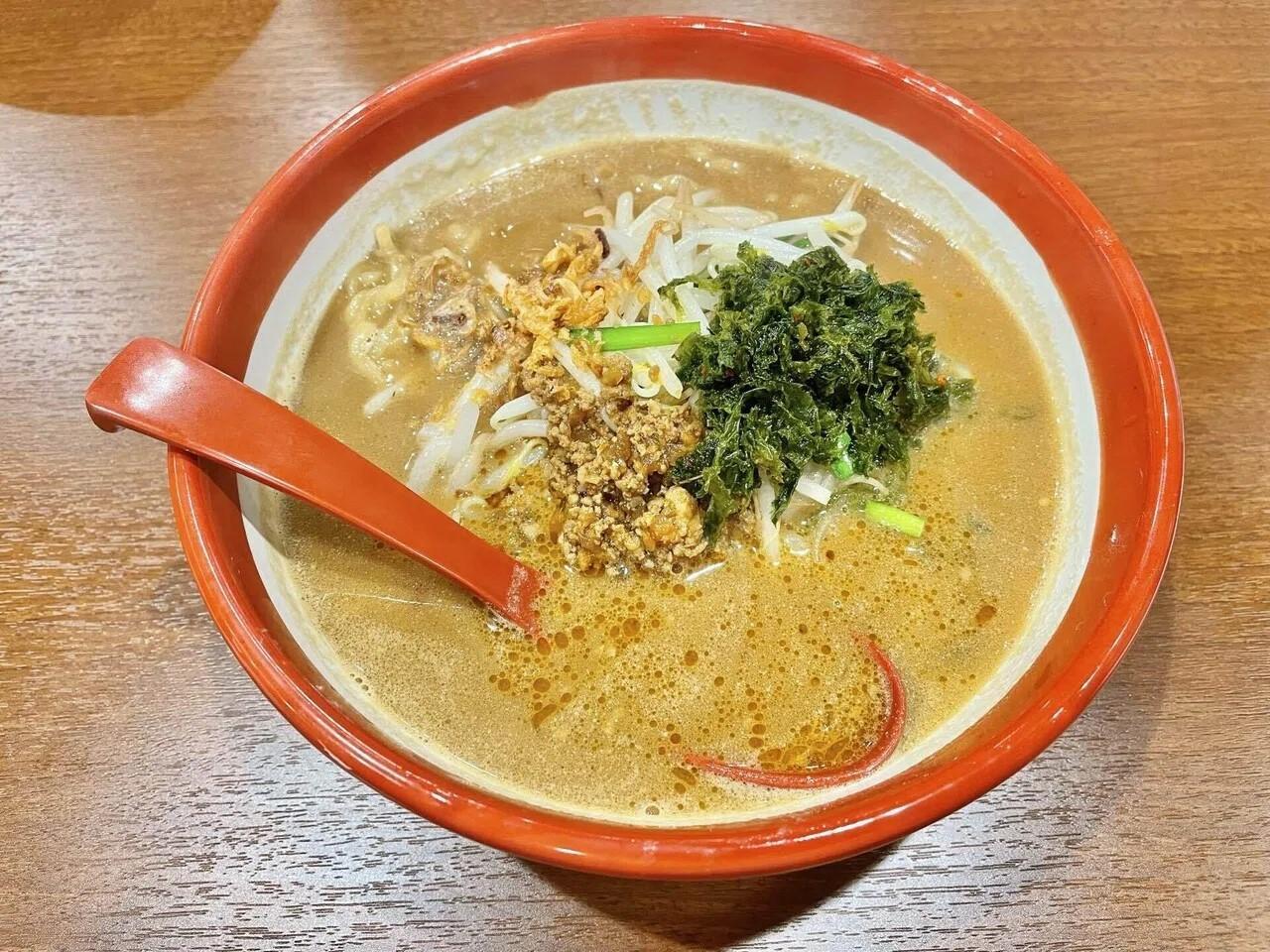 伊勢味噌ラーメン　830円（税込913円）