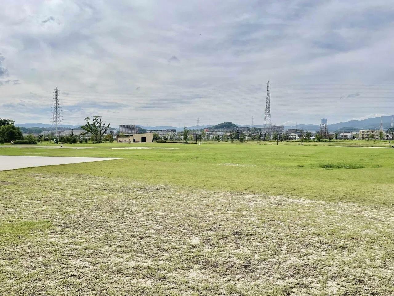 安満遺跡公園　東の広場