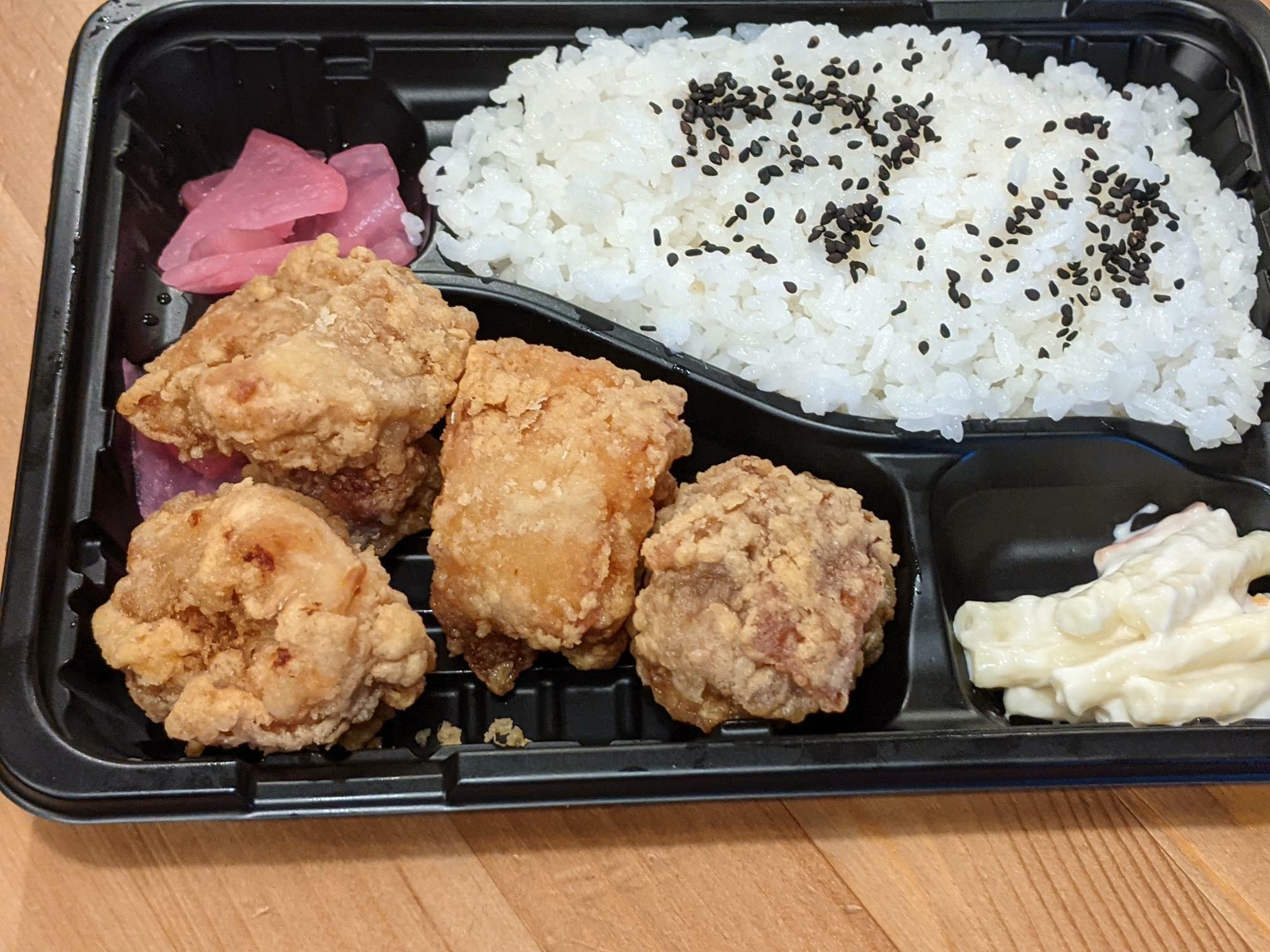 からあげ弁当421円（税込）からあげ4つ入り