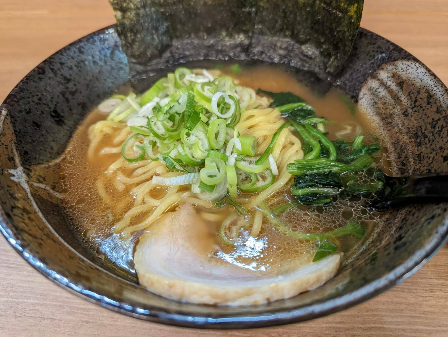 豚骨醤油ラーメン