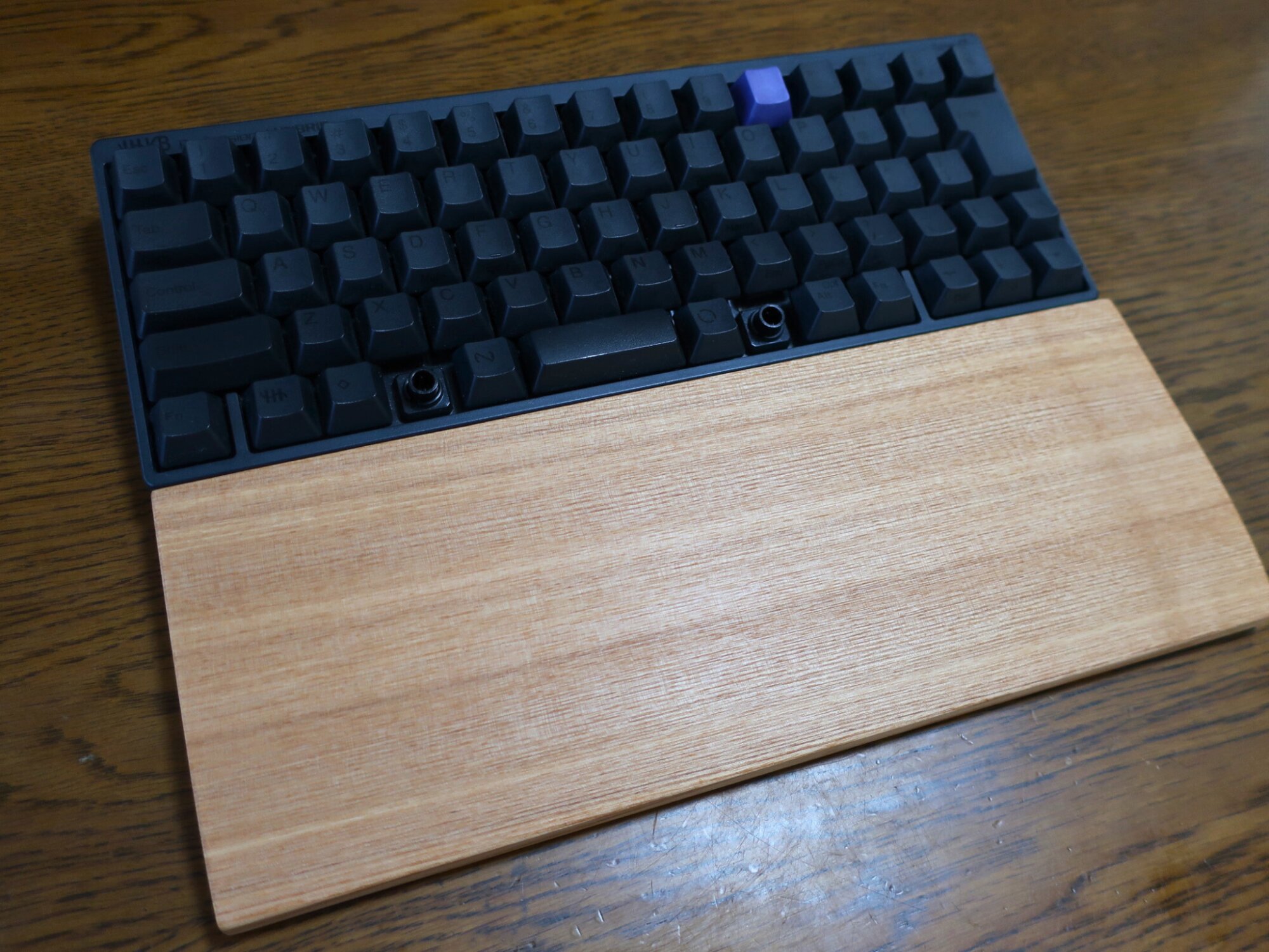 名案】キーボードルーフとパームレストを一緒にすれば荷物も一個 名案】キーボードルーフとパームレストを一緒にすれば荷物も一個