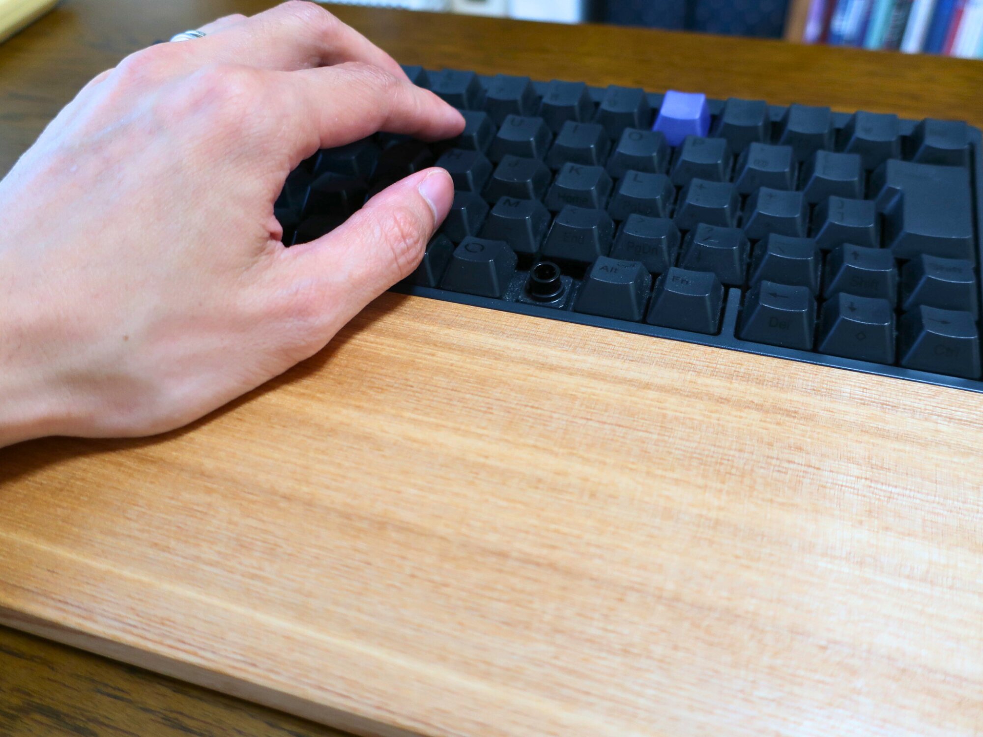 名案】キーボードルーフとパームレストを一緒にすれば荷物も一個 名案】キーボードルーフとパームレストを一緒にすれば荷物も一個