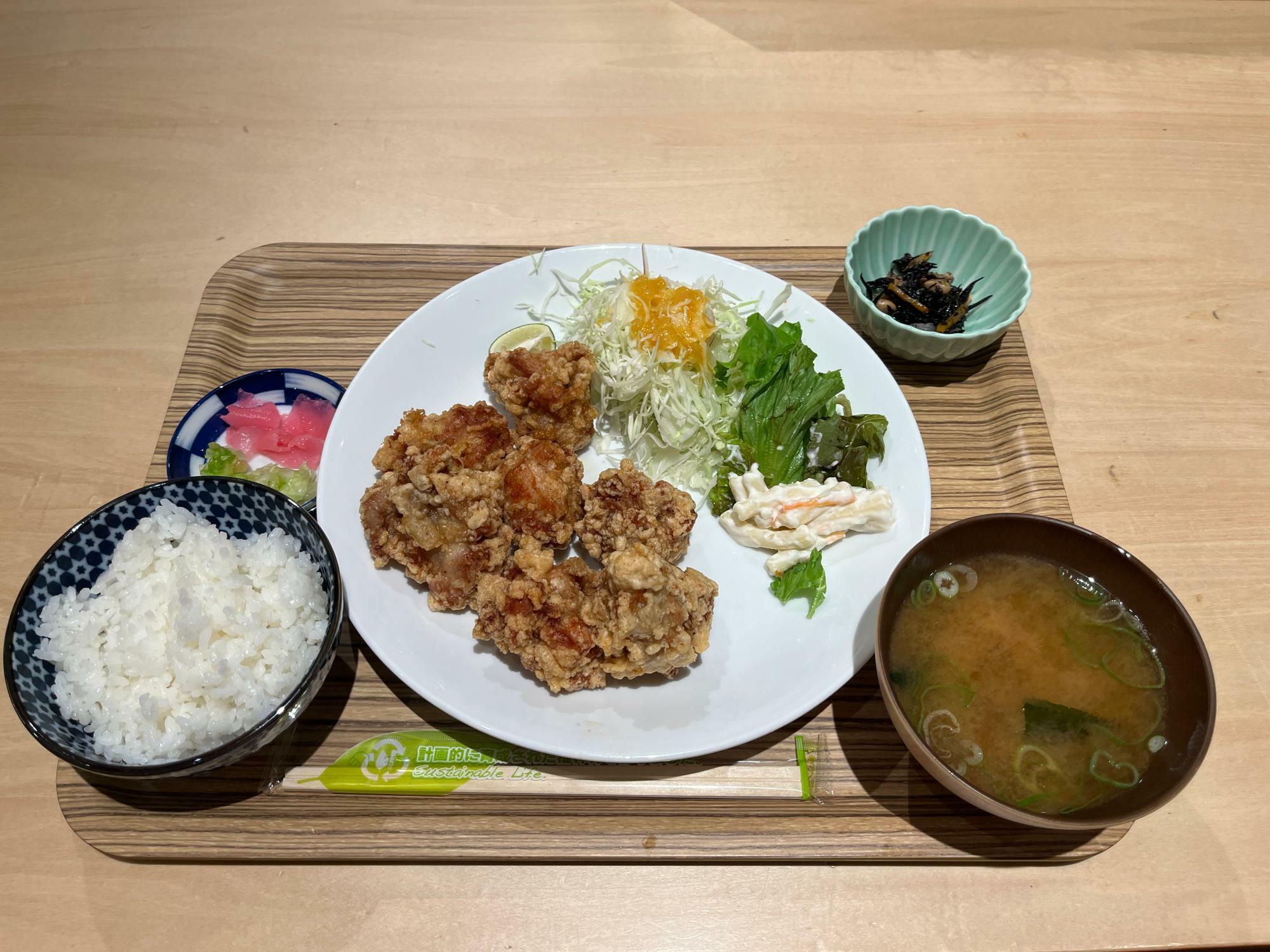 鶏唐揚げ定食