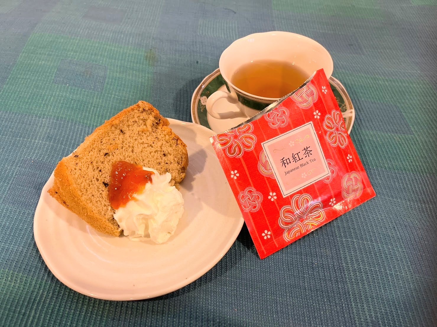 和紅茶１８０円（税別）
