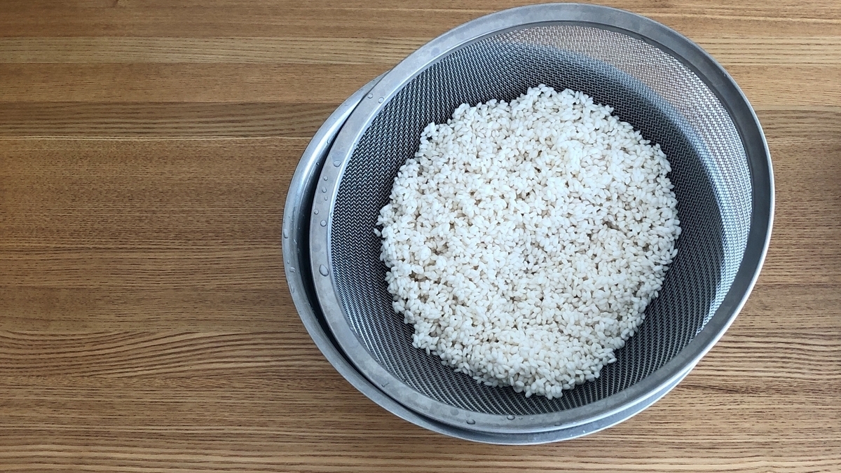 このレシピでは、もち米は水に浸さないそうです