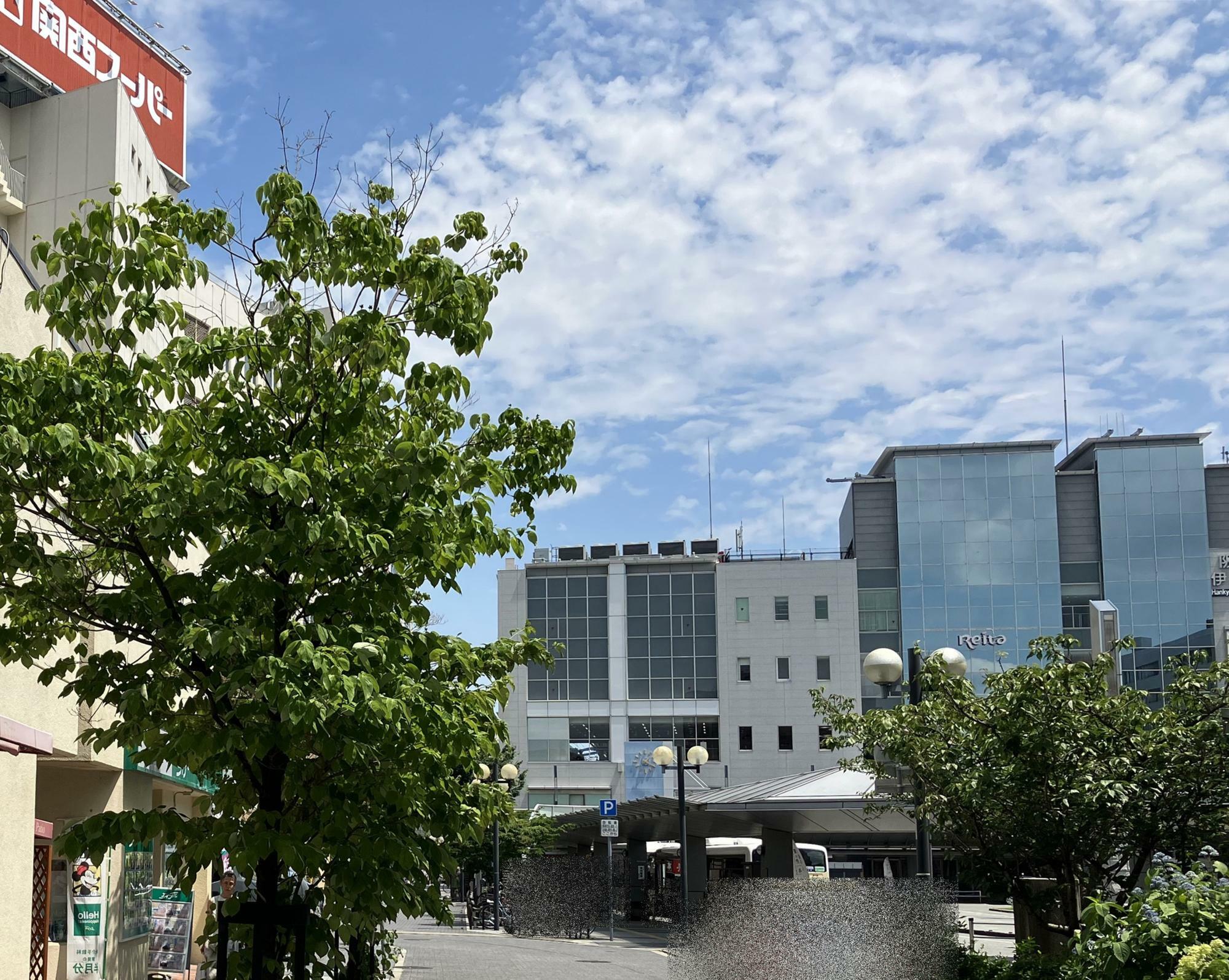 阪急伊丹駅前の風景