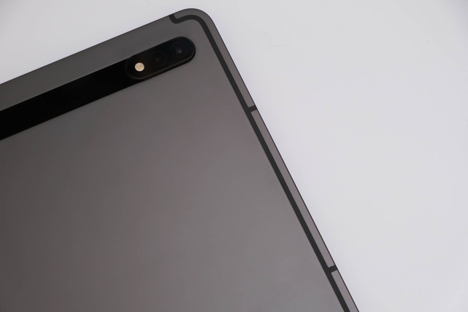 使い勝手はiPad以上!?Androidタブレット Galaxy Tab S8+を 使い勝手はiPad以上!?Androidタブレット Galaxy Tab S8+を