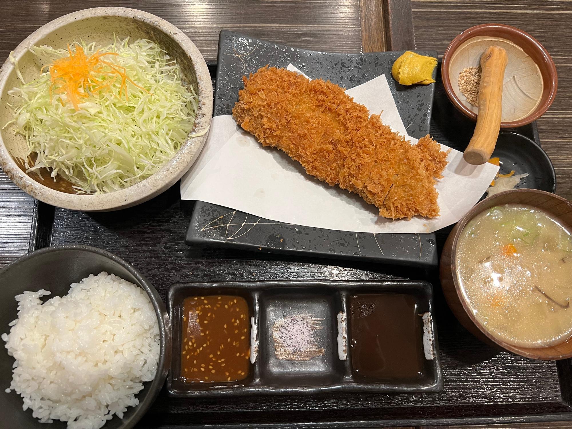 黒豚ロースかつランチ