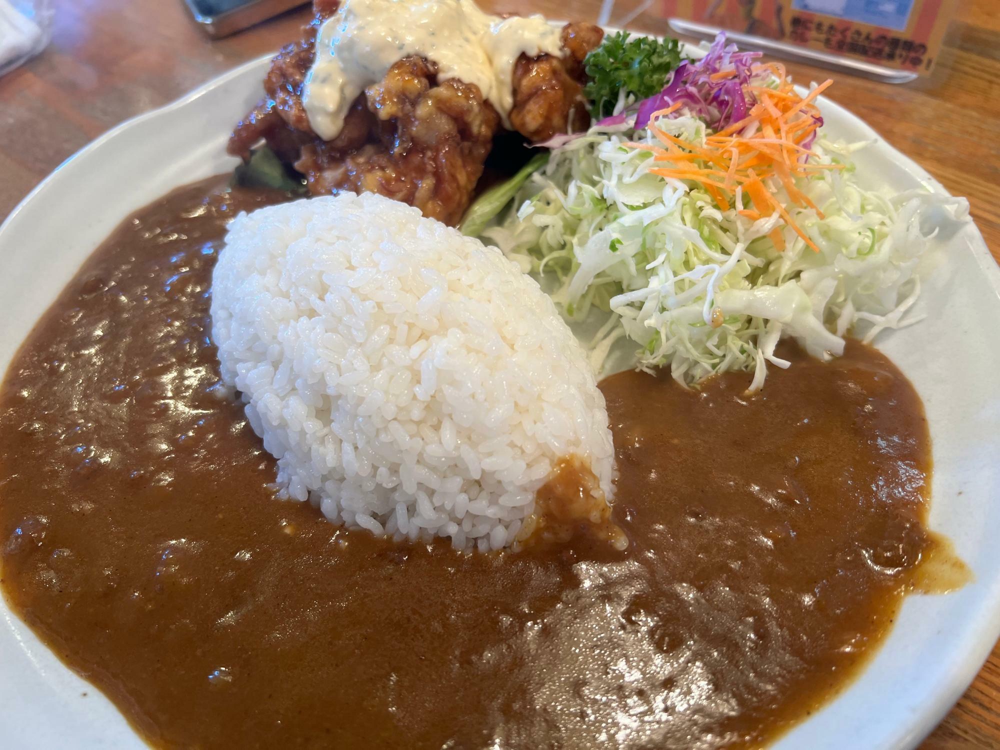 チキン南蛮カレーが有名