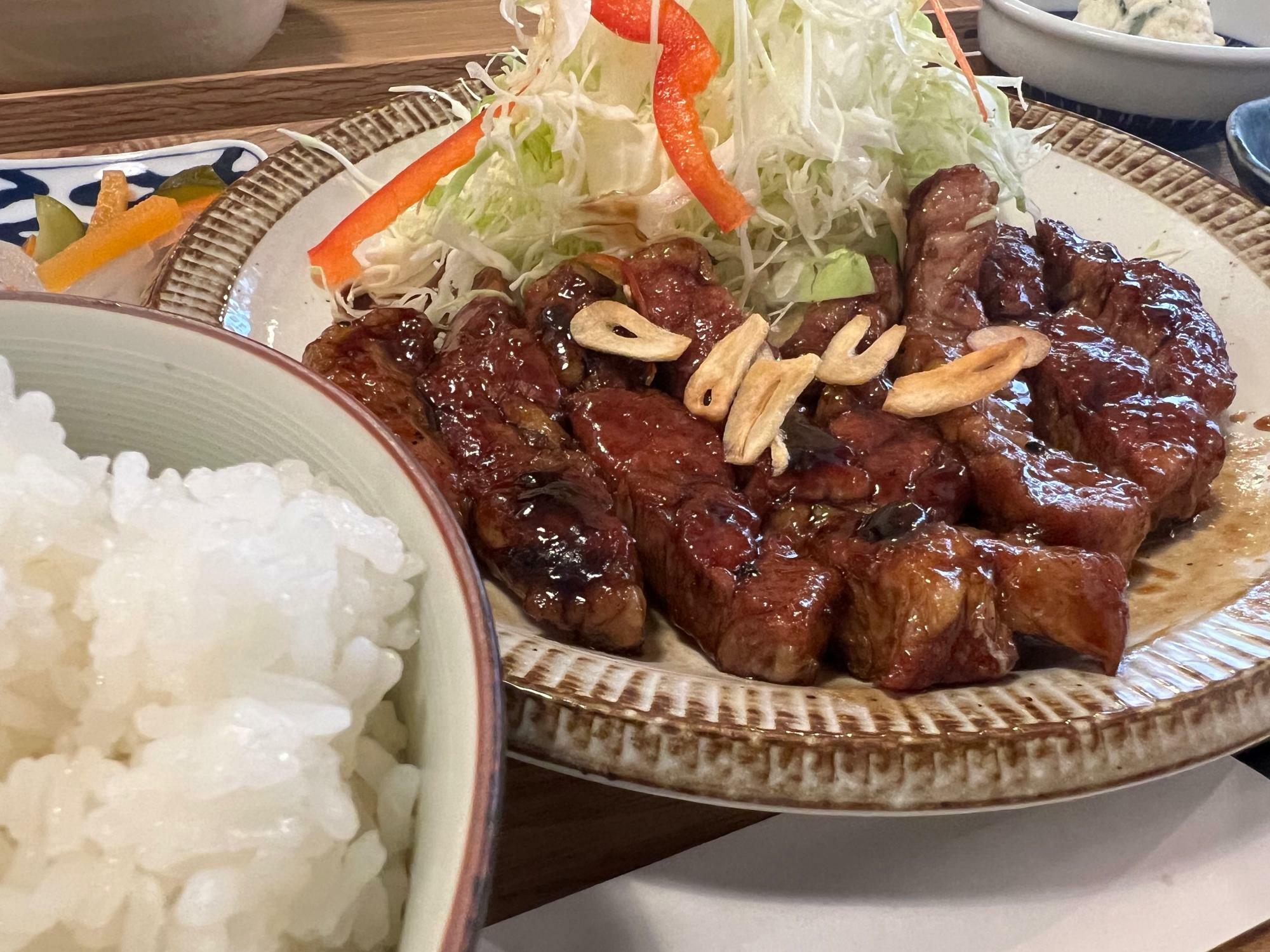 肉肉しいトンテキ、ご飯にも合う