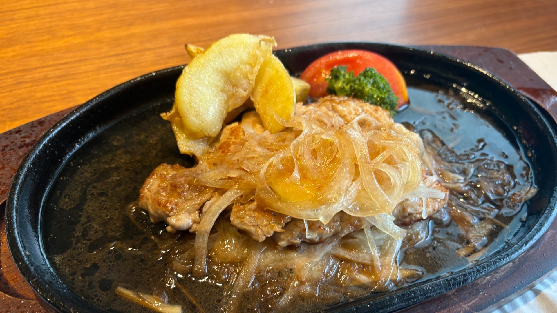 鹿児島市】ソースがめちゃうま！「とんかつSAIKOU」の鉄板ポーク