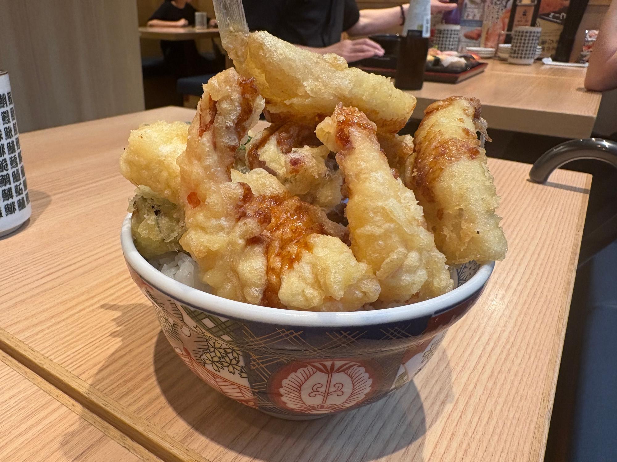 鹿児島市】器からあふれる天ぷらに圧倒！センテラス「杉玉」の