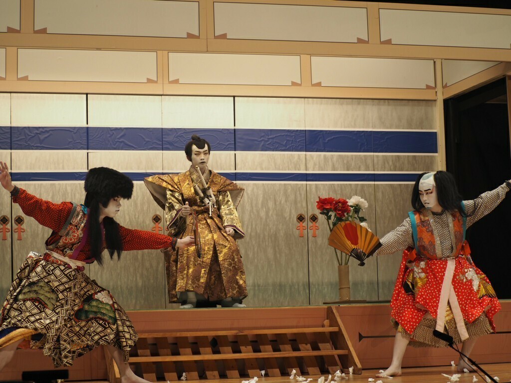 2022年 横仙歌舞伎秋の大公演の一場面（写真は出演者提供）