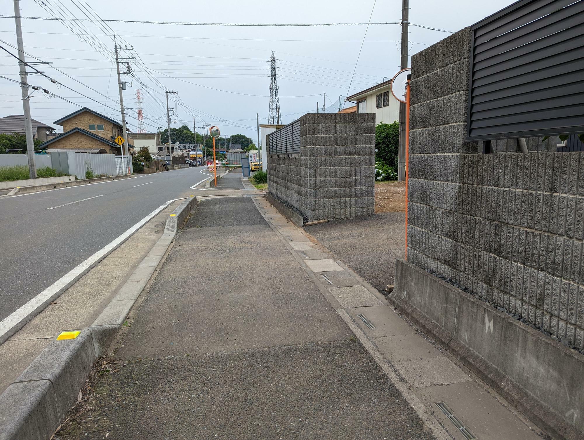 ご自宅兼直売所・入口にのぼりが立っている時もあります