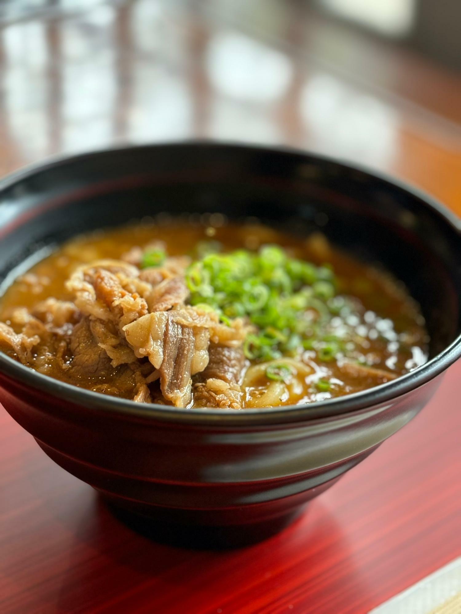 鰹出汁カレーうどん〈辛口〉982円（税別）