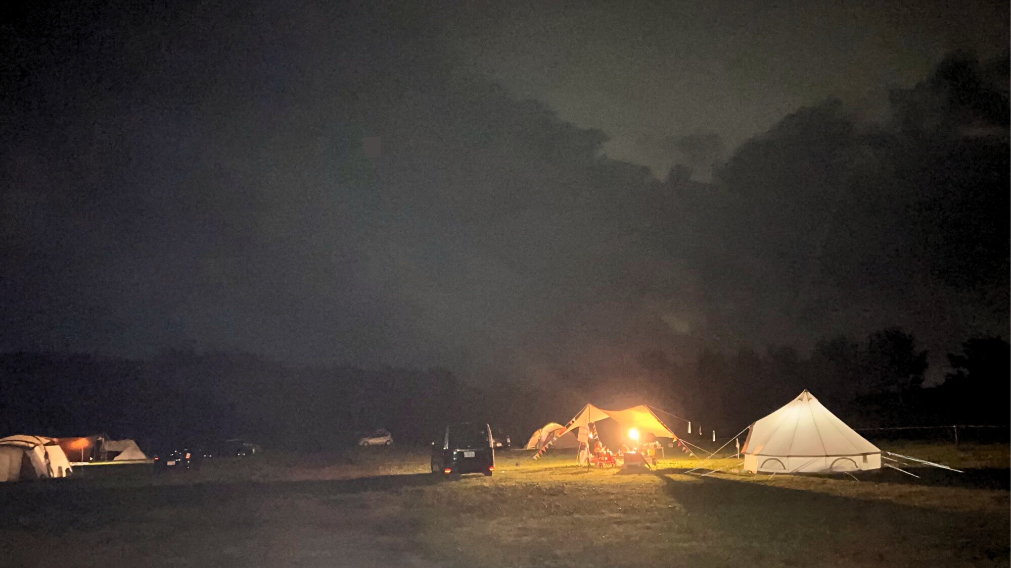 ファミリーキャンプの夜　夏の思い出