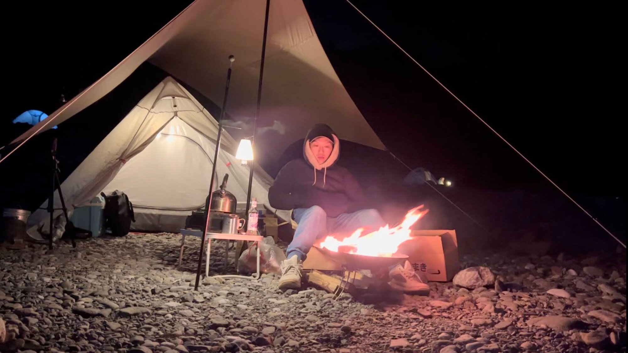 冬キャンプの夜は焚き火がとっても楽しい
