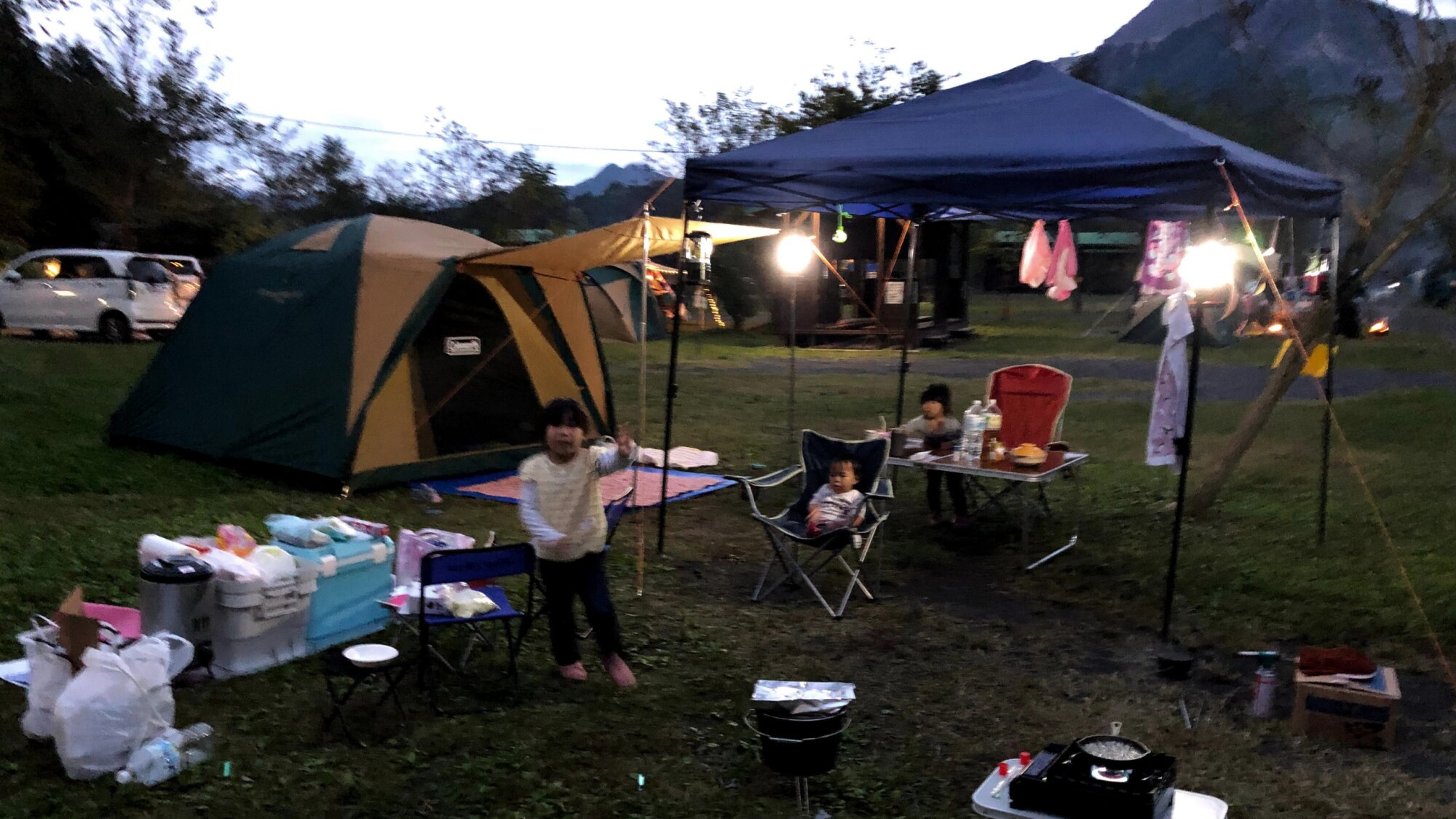 初めてのキャンプの時の写真　他のサイトと比べると我が家だけ暗くてびっくりした日
