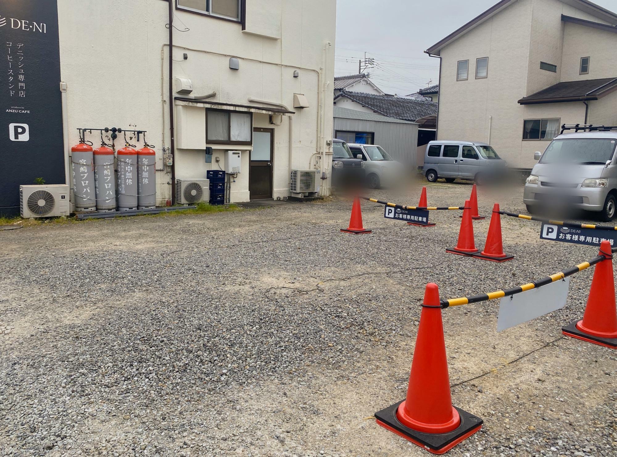 車社会の宮崎では、専用駐車場2台では追いつかないぐらいだなと感じました。