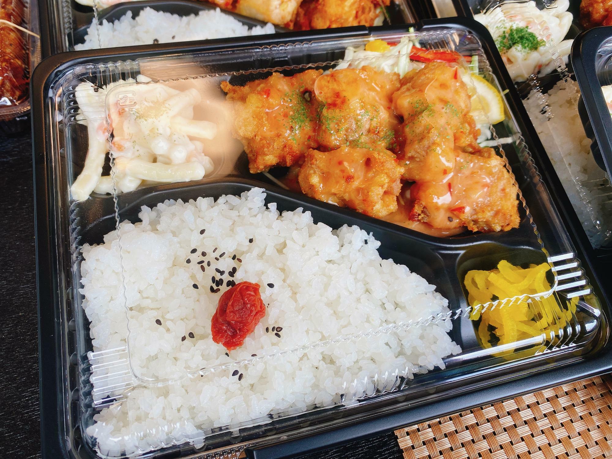 「日替わり弁当　スイートチリマヨ唐揚げ弁当」　６３０円