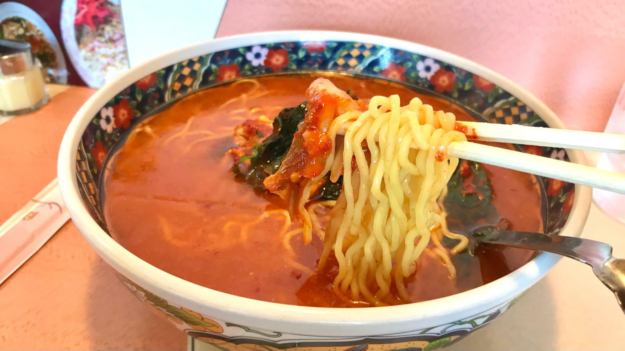 「中華・ラーメン 上海」の「塩キムチラーメン」