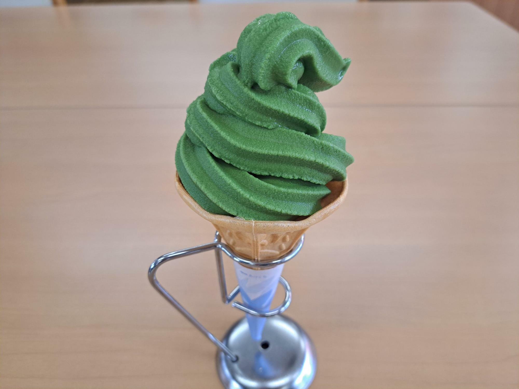 3～10月限定の「抹茶ソフトクリーム」350円（税込み）