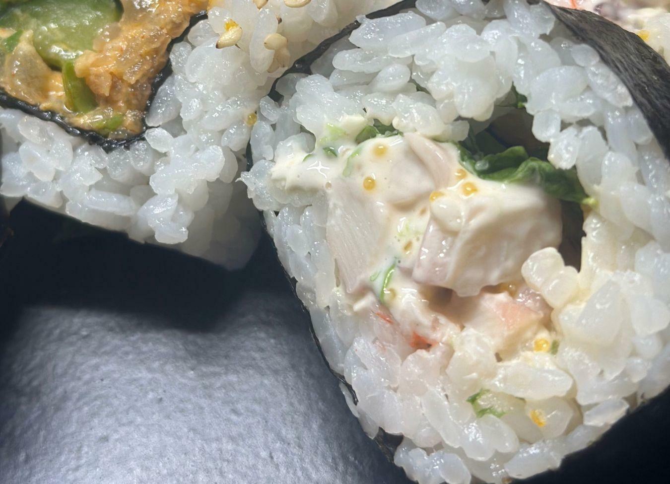 【コストコ】バラエティロール寿司シーサラダ