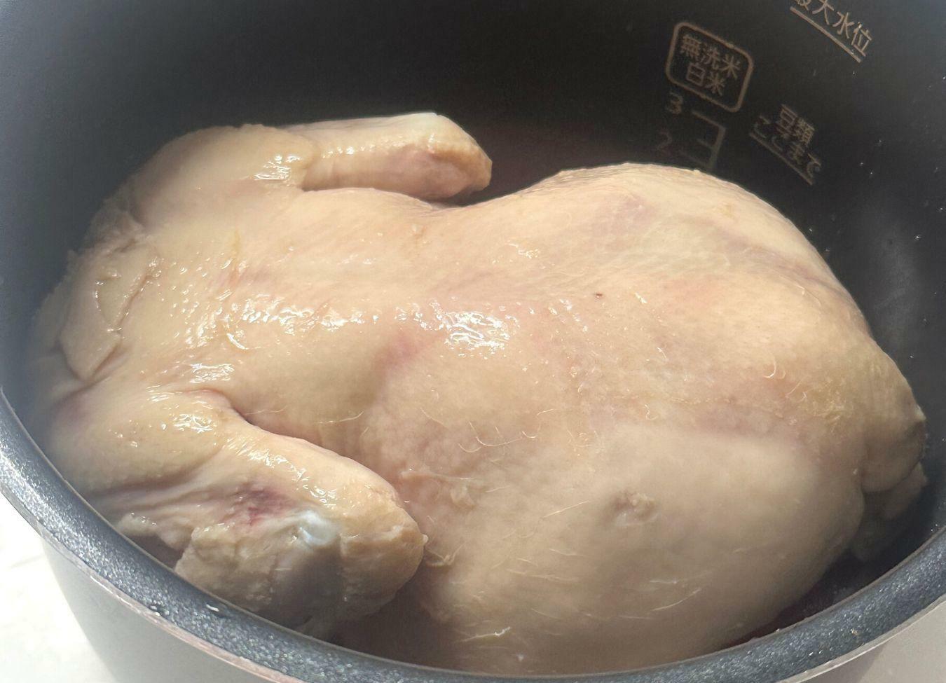 2時間ほど低温調理器で加熱した冷凍丸鶏