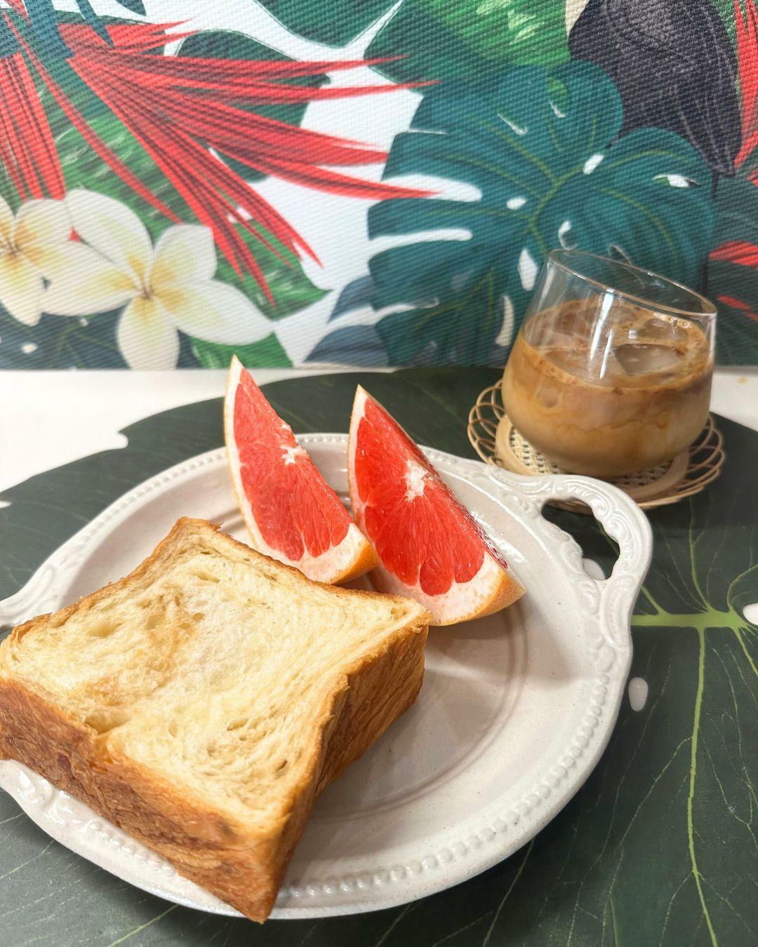 アンデのデニッシュ食パン　メープル味