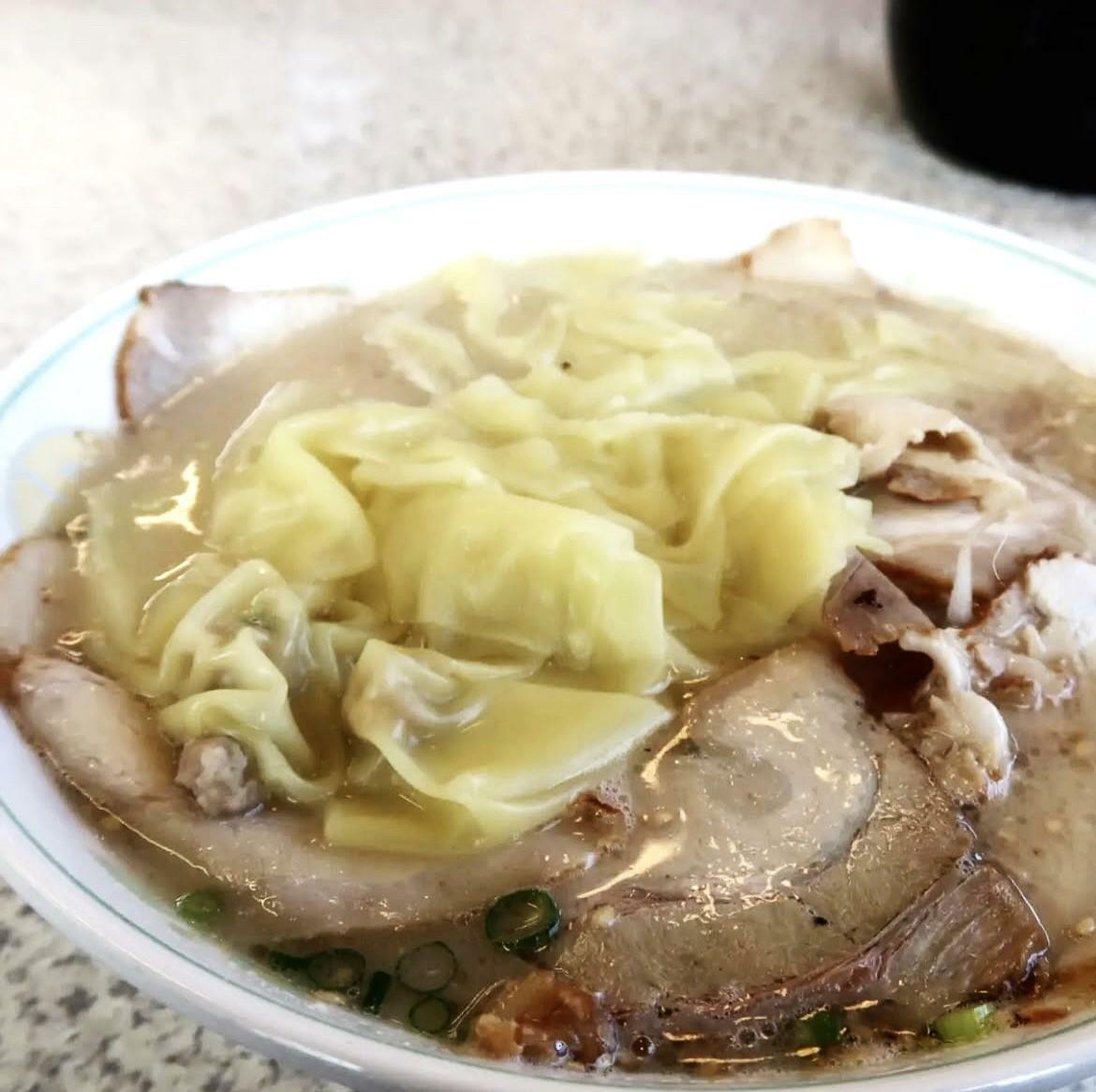 チャーシューワンタン麺（１０５０円）