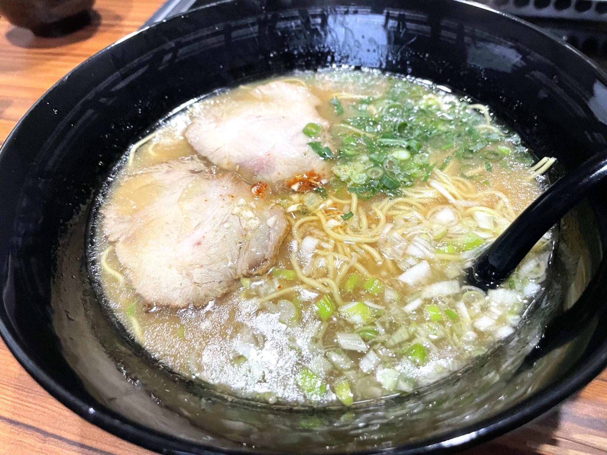 至高苑ラーメン（８５０円）