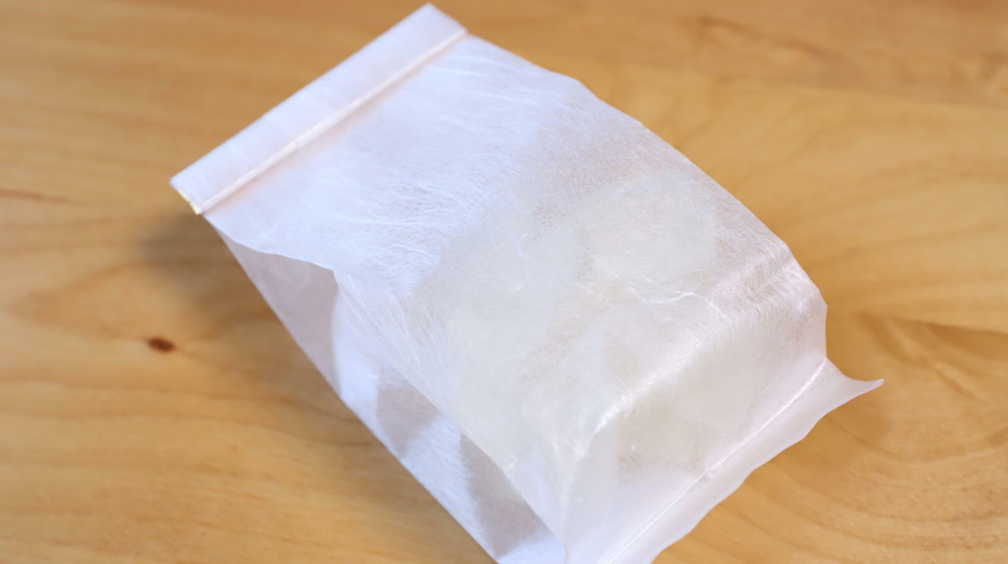 割氷、梅酒入と通常の割氷入りの袋
