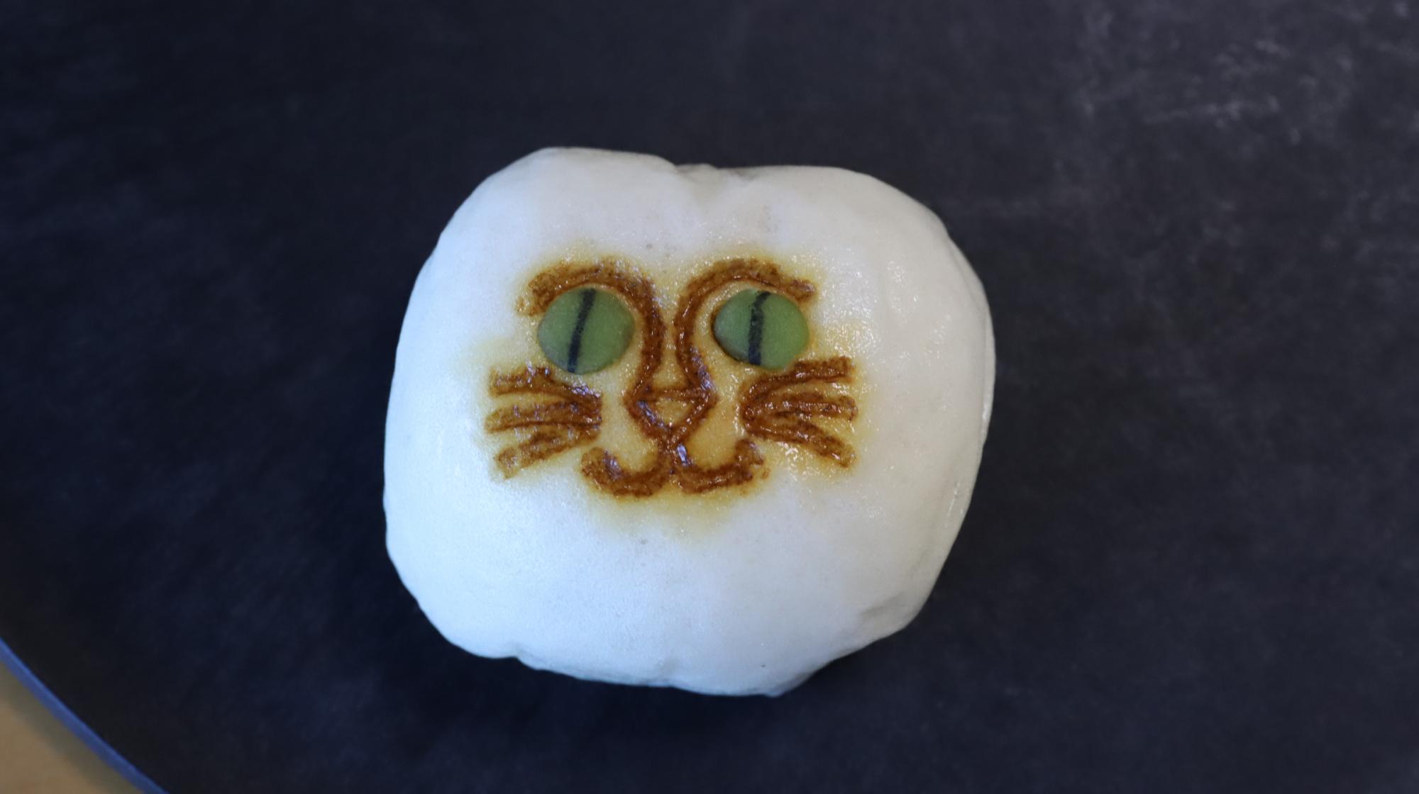 お取り寄せ可。猫の日にもバレンタインの贈り物にも良さそうな