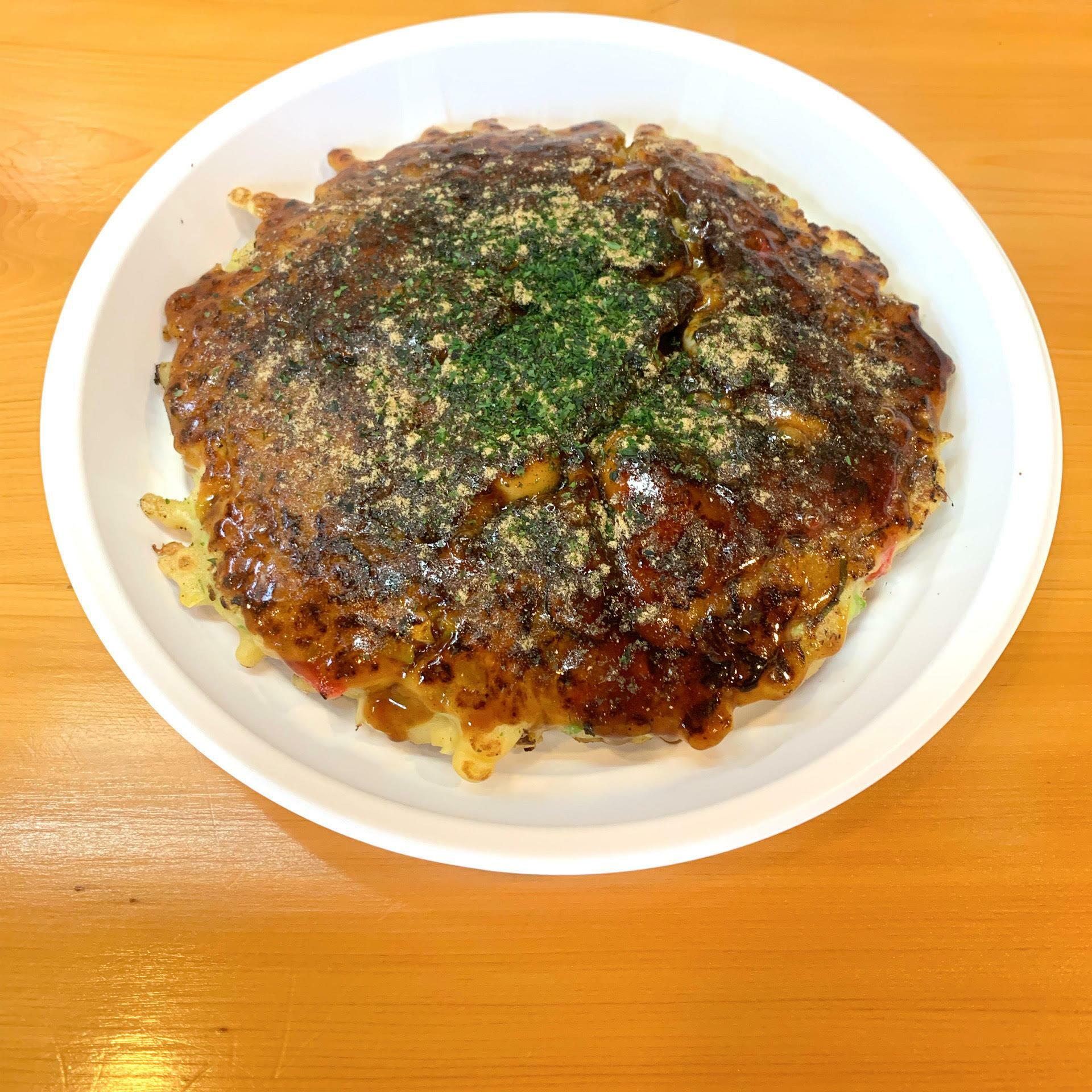 関西風の牡蠣お好み焼き。