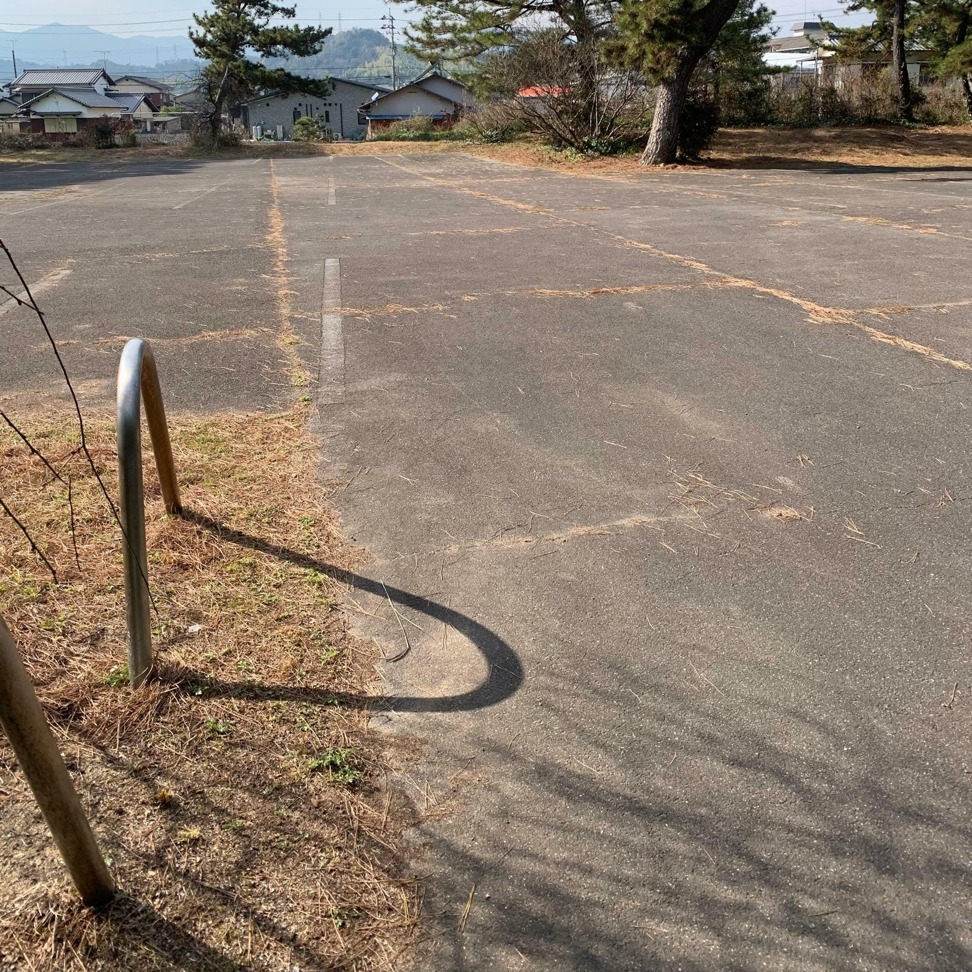 かなり広いものの、参加者の多さから例年混雑してしまう駐車場。