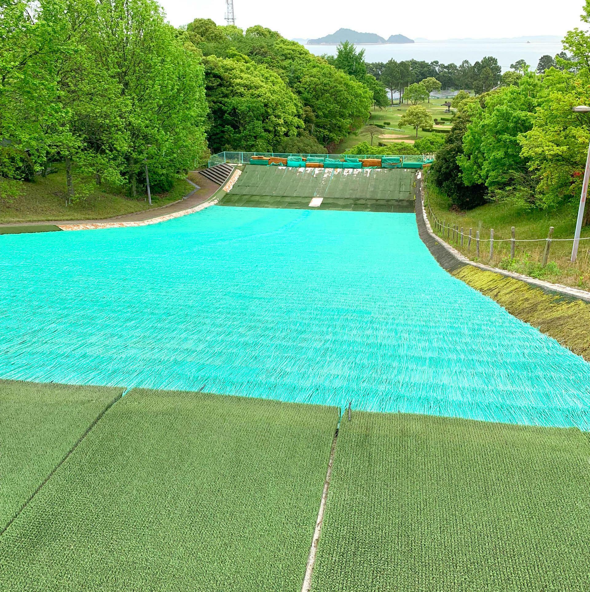 公園内のボブスレーは迫力満点でした。