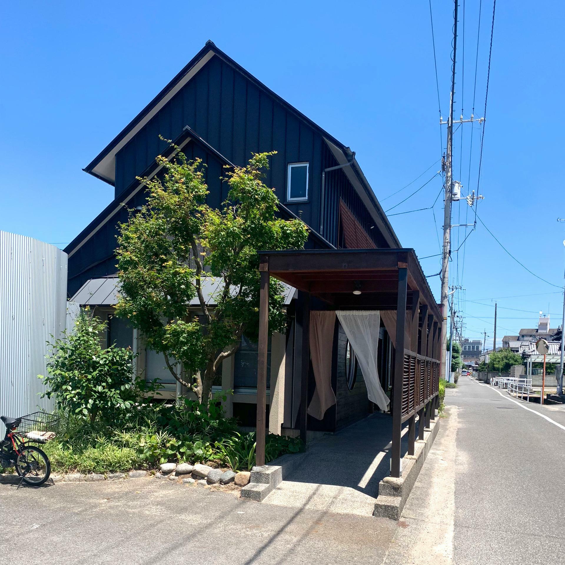 あえて車が映らないように撮影していますが、駐車場はほぼ満車となっていました。