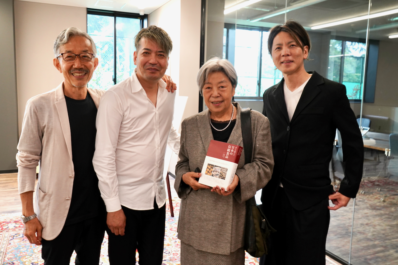 左から第3回専門技術者賞 Le Mange-Tout 谷昇さん、谷口英司さん、陸田幸枝さん、小林寛司さん