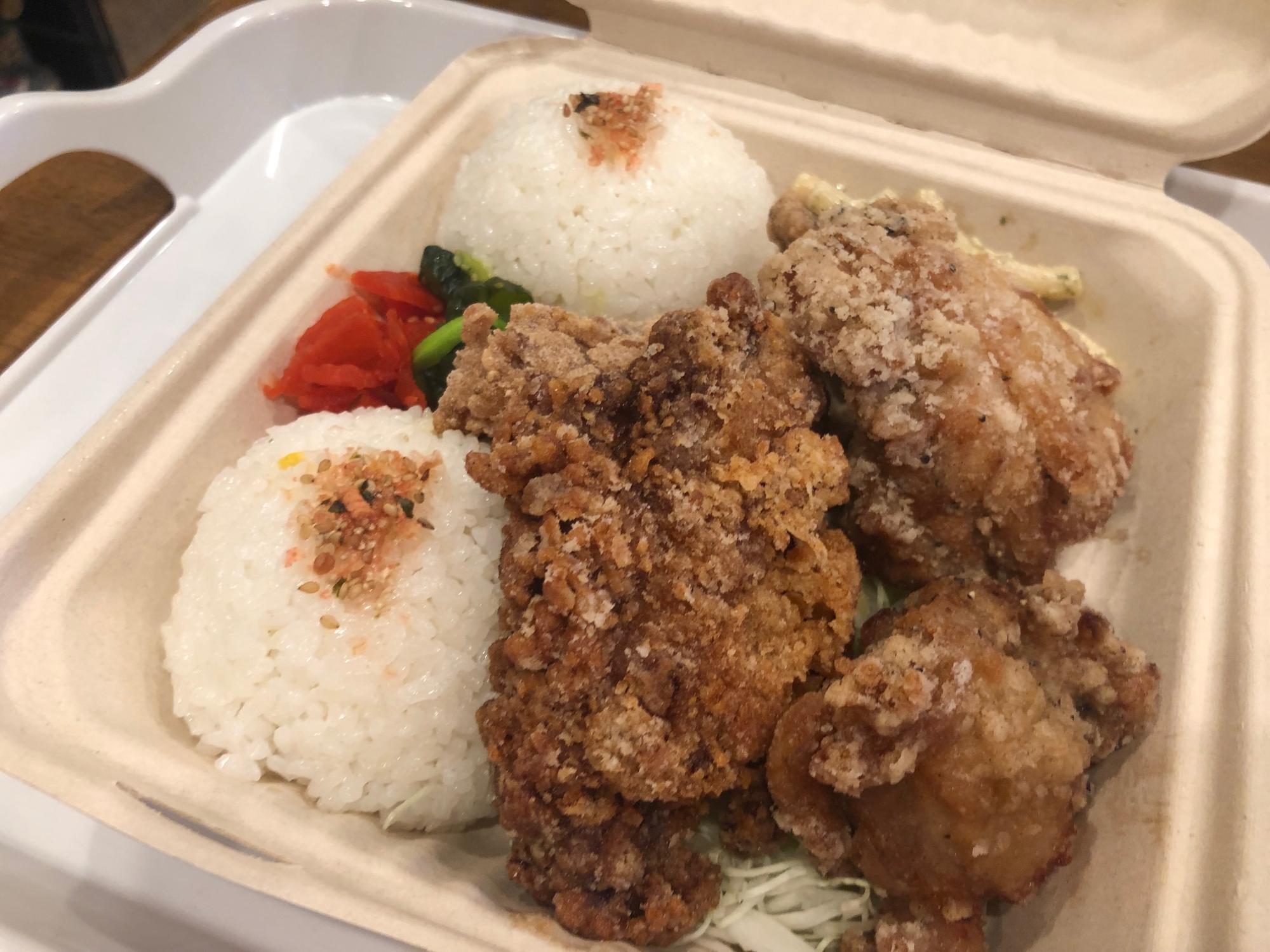 小田原市】扇町でガッツリ満腹！「唐揚げTORI8」の巨大唐揚げ