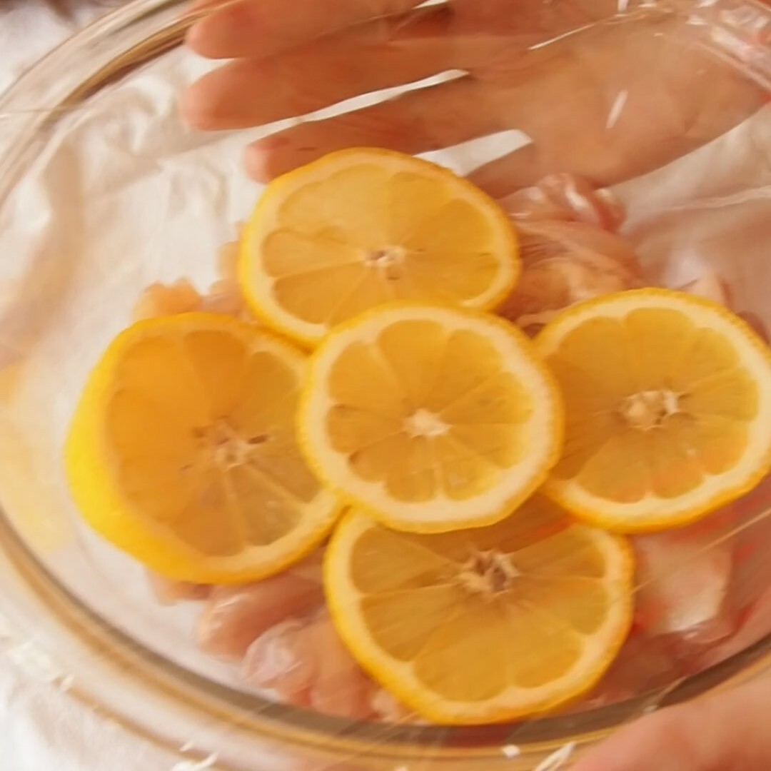 ３．ふんわりラップをかけ600wのレンジで5分加熱する。