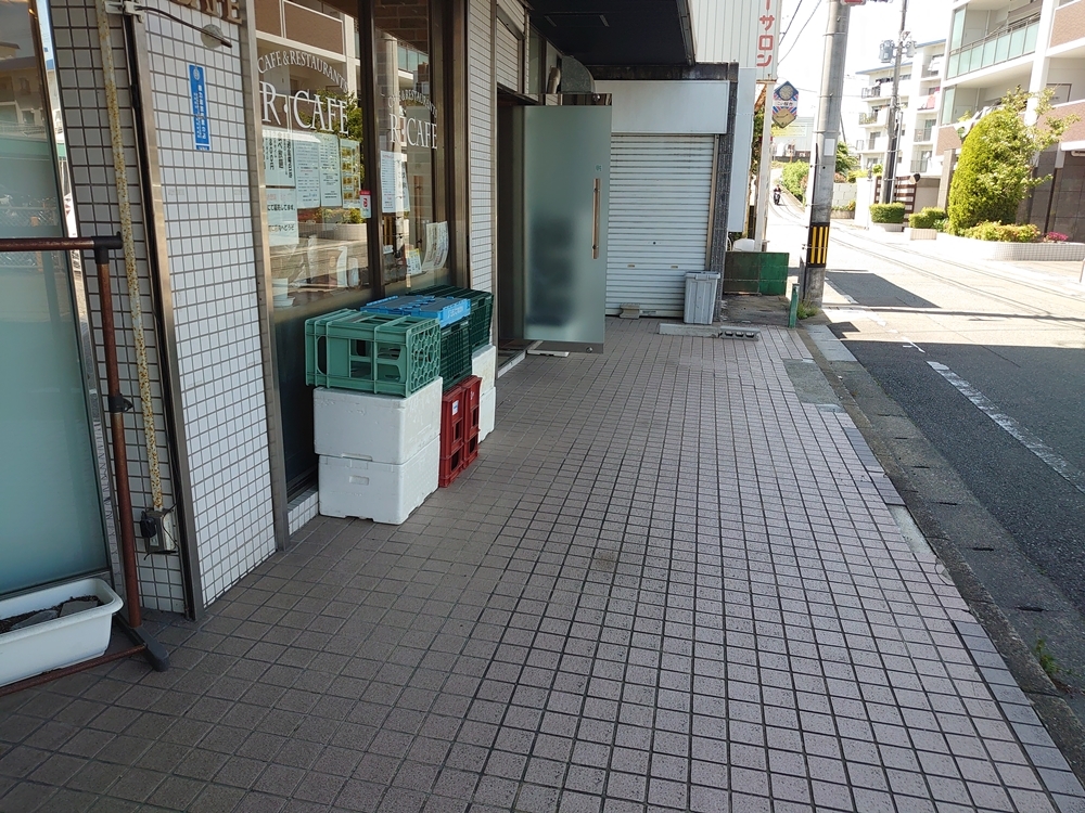 お店の真横のスペースです。