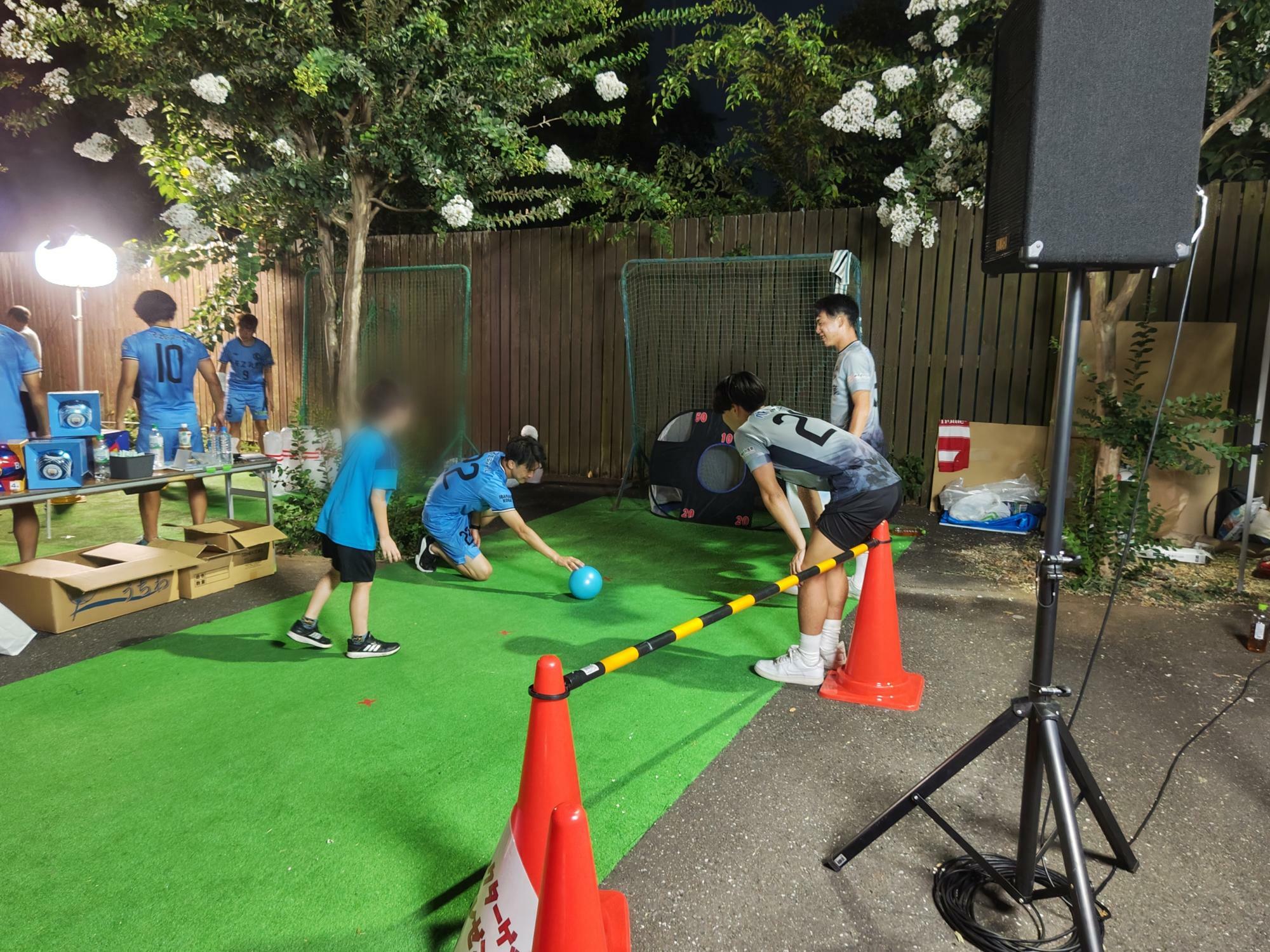 子どもたちが楽しめるサッカーゲームも充実。