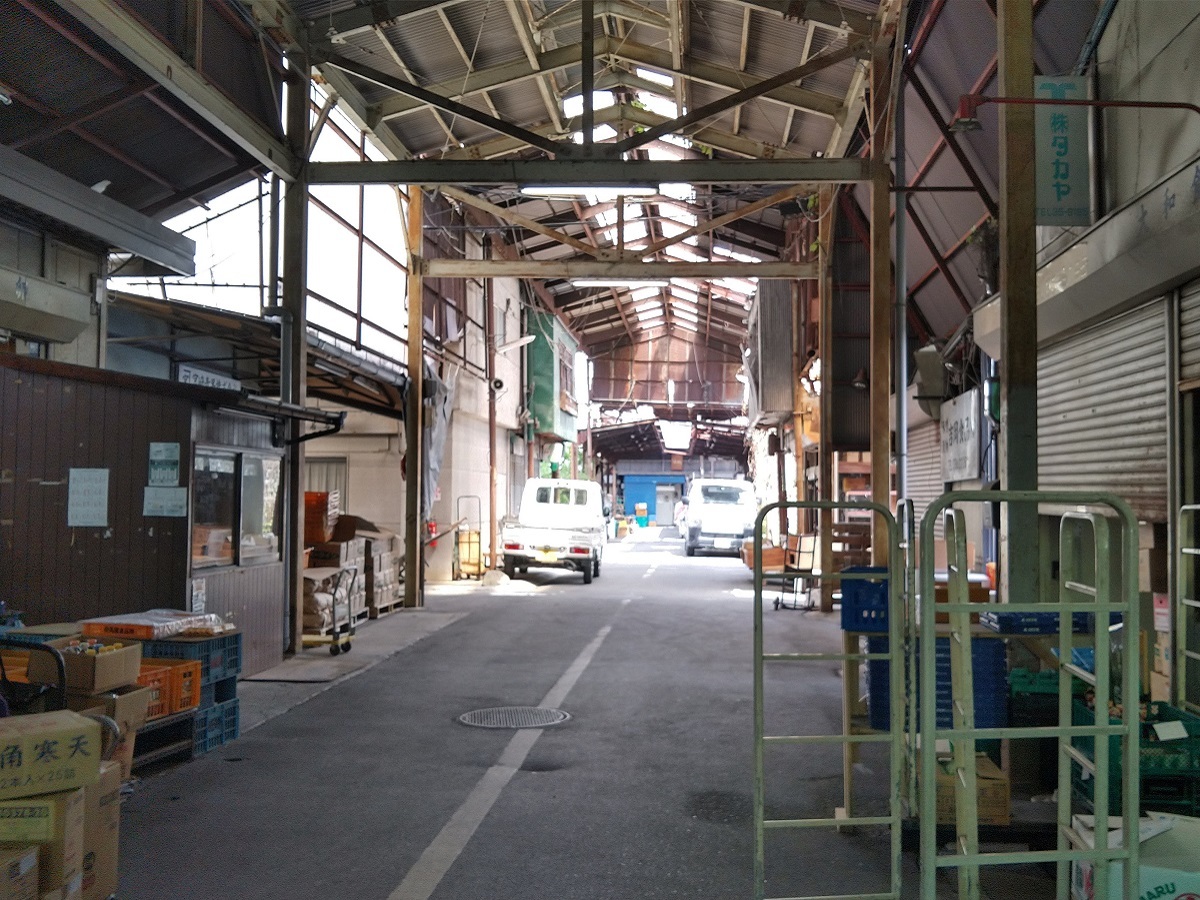 JR西宮駅近くの西宮市地方卸売市場