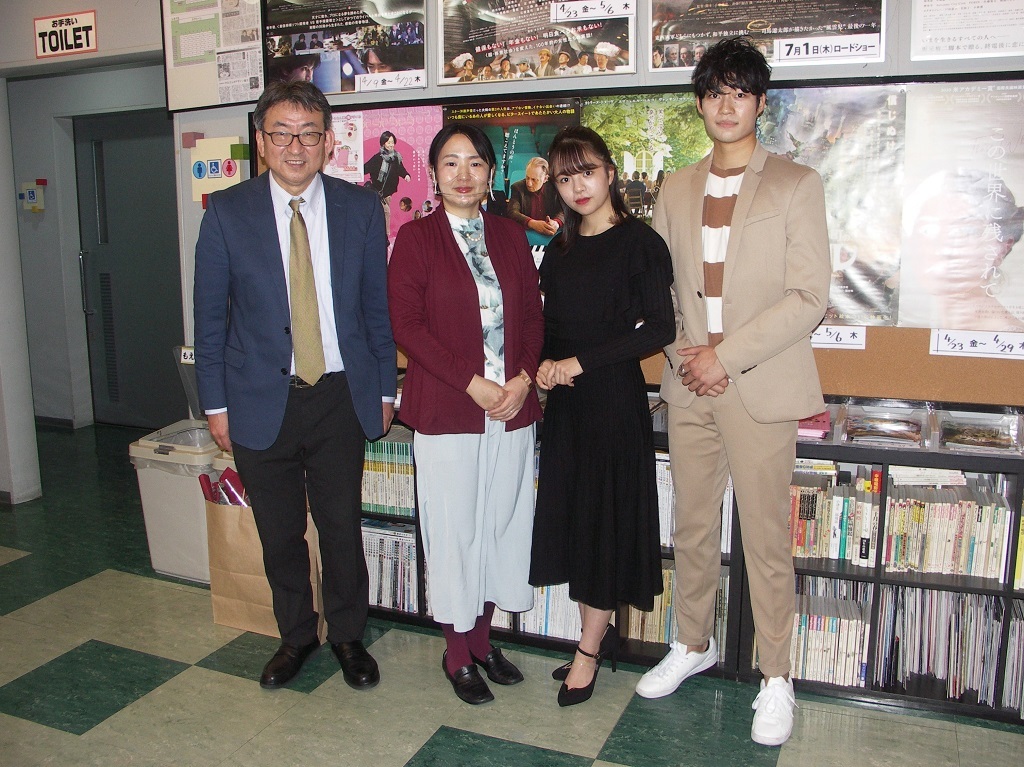 映画「にしきたショパン」関係者(左から近藤修平プロデューサー、竹本祥乃監督、水田汐音さん、中村拳司さん)