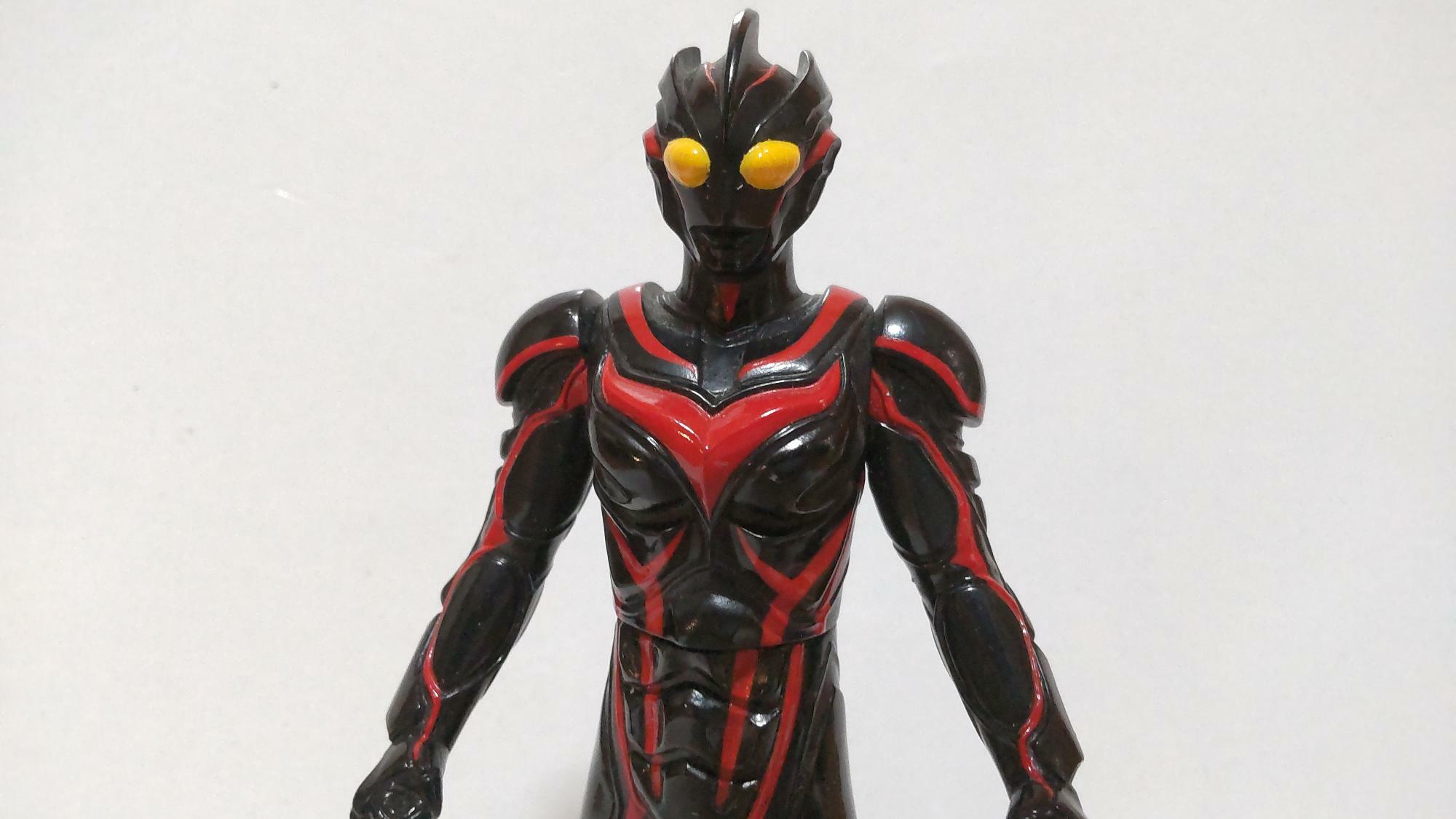 自分達を救ってくれたウルトラマンノアを模してつくられた「ウルティノイド・ザギ」。人工神ともいえるザギは大きな力を与えられるが、歪んだ自我とノアへの対抗心に燃え、暴走してしまう（筆者撮影）。