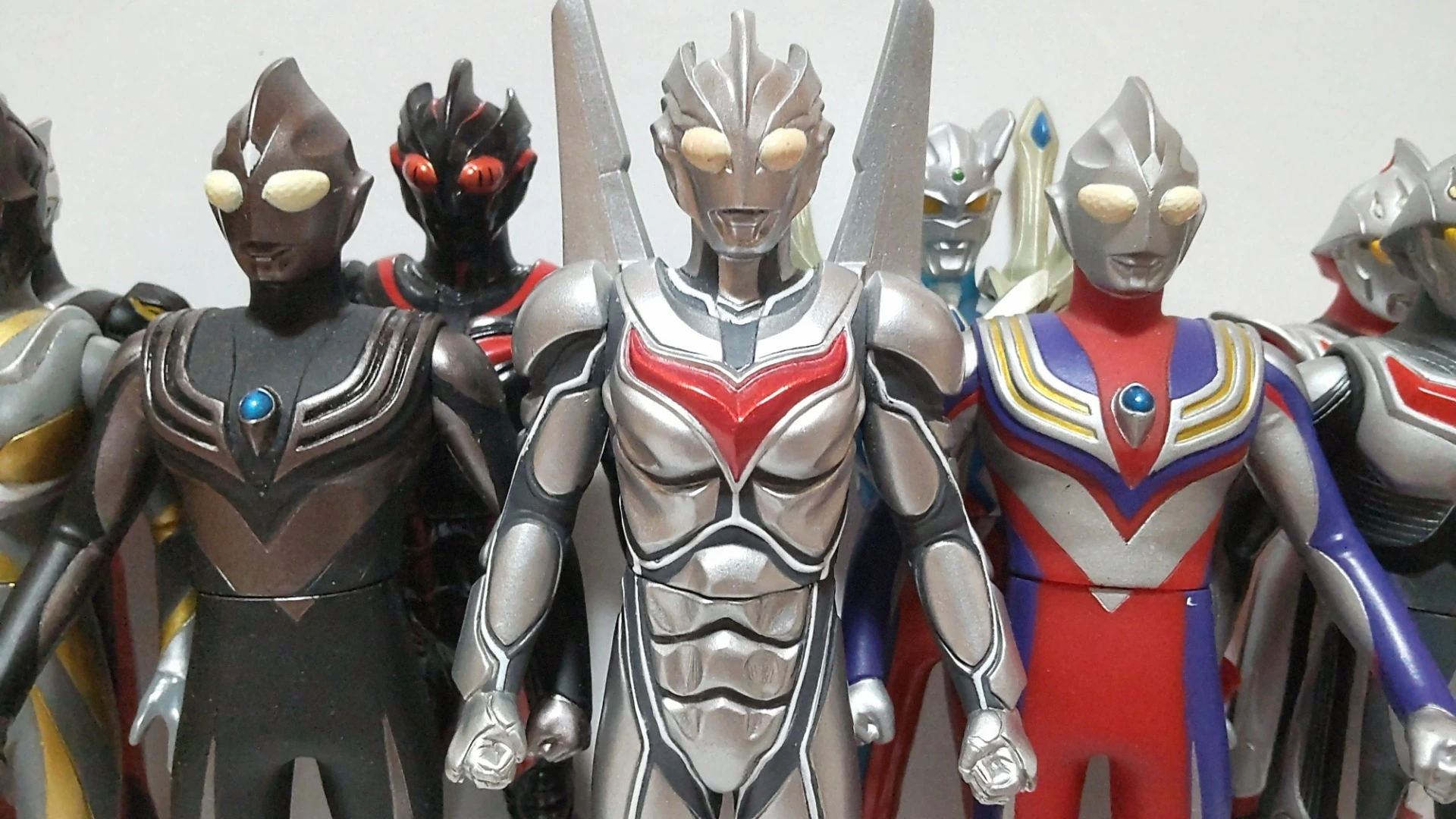 ウルトラマンに嫉妬したヒーローって誰？】身分詐称に新宿大破壊、冥王