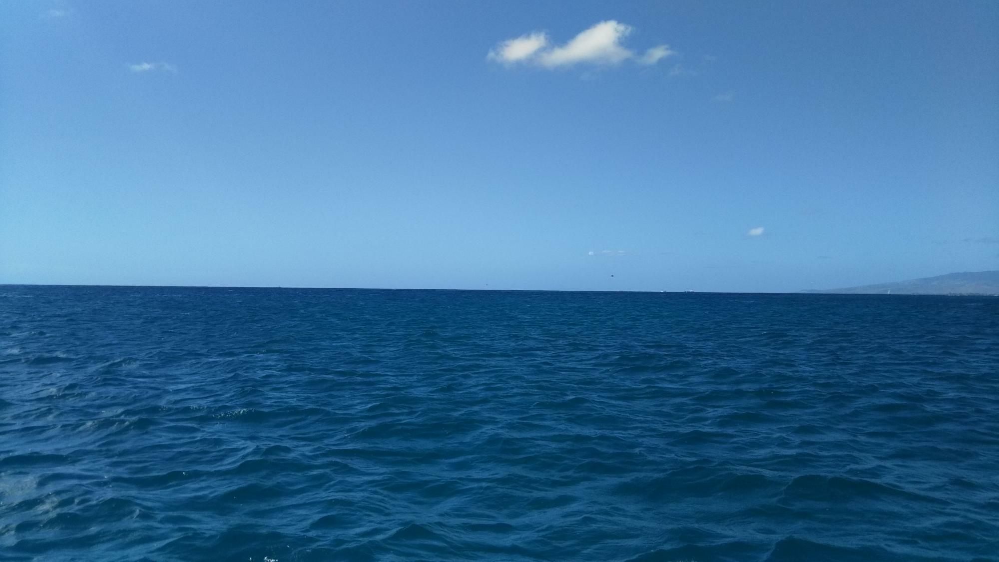 地球の表面を構成する海は、地球上の70％以上を構成するといわれている。海は生命を育むだけでなく、人類にもたくさんの叡知をもたらした上、想像力もかき立てた（2019年、ハワイ州オアフ島にて筆者撮影）。